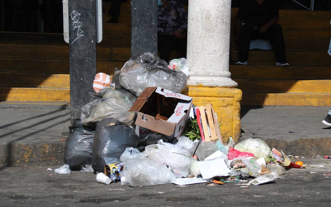 Aprovechan La Madrugada Para Tirar Basura En Calles De La Colonia